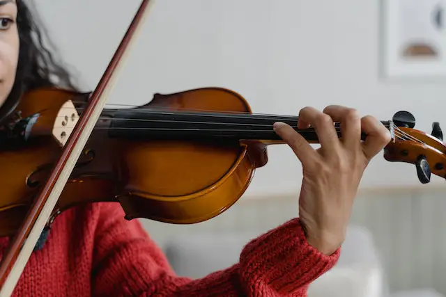 Violin helps to teach patience in school