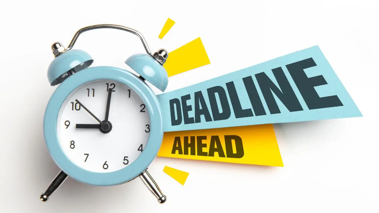 A clock with deadline ahead tags