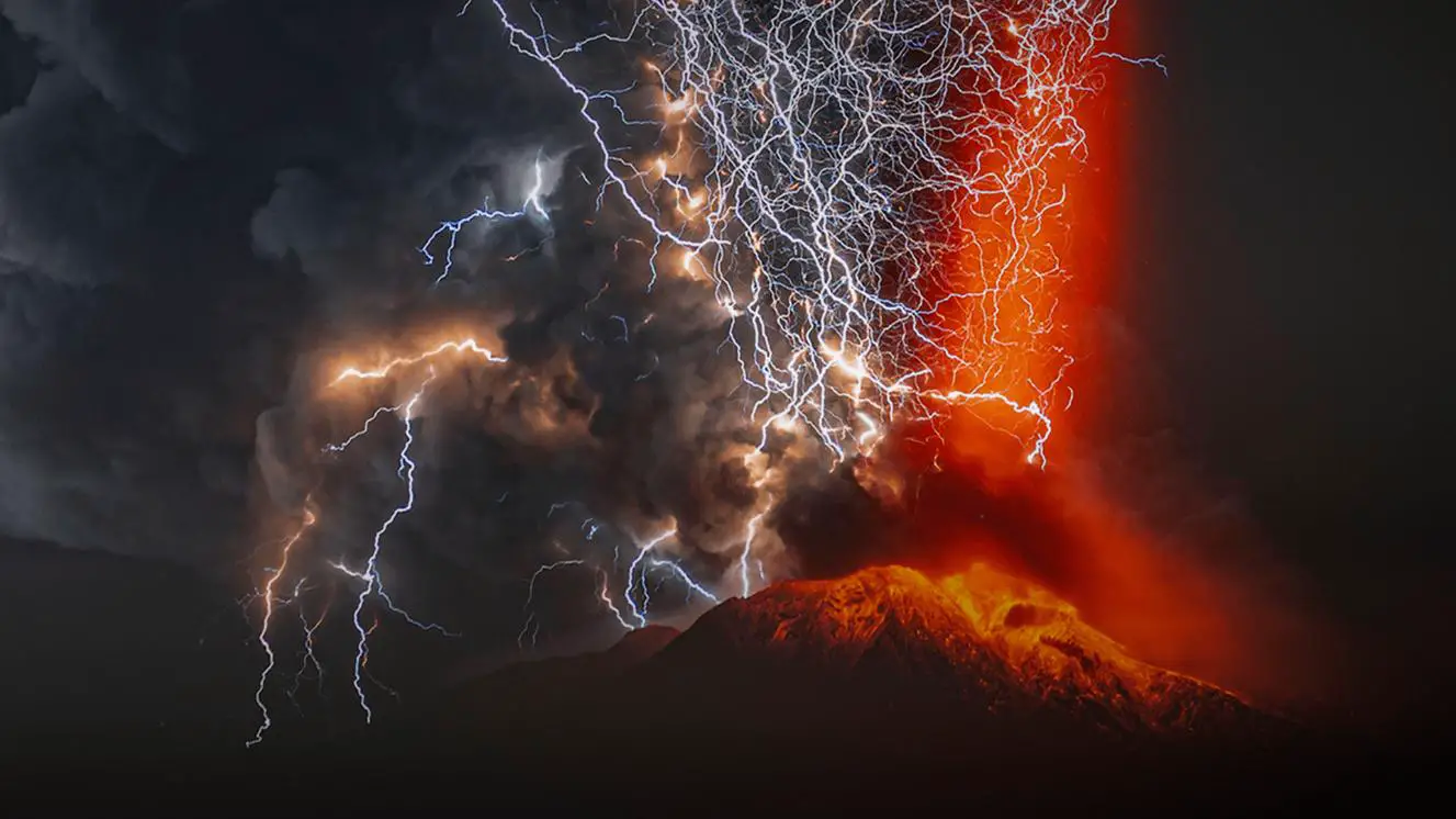 Volcanic eruptions causing lightning