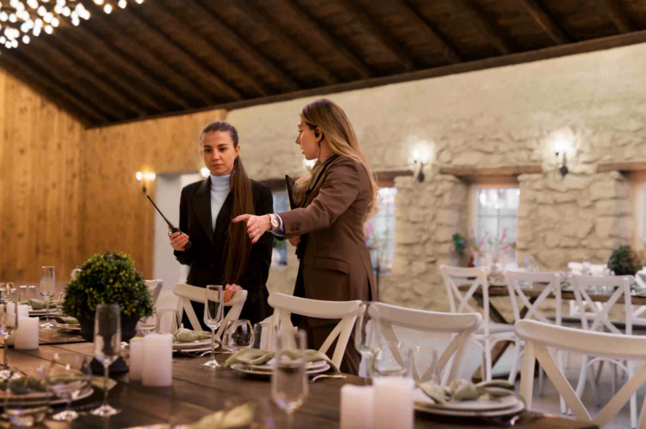 Employees managing the planning of the ceremony