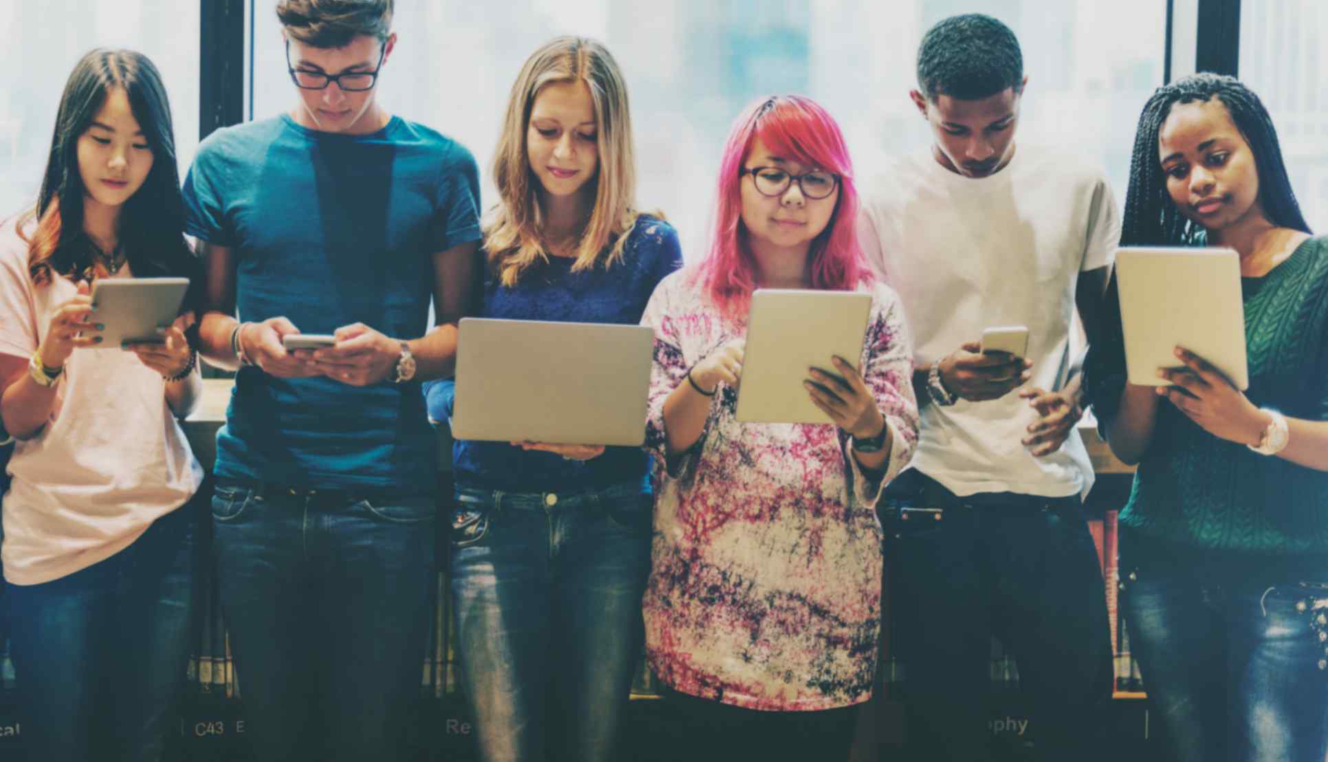 students are communicating through screens