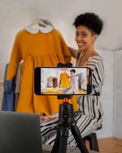 women is virtually offering styling sessions